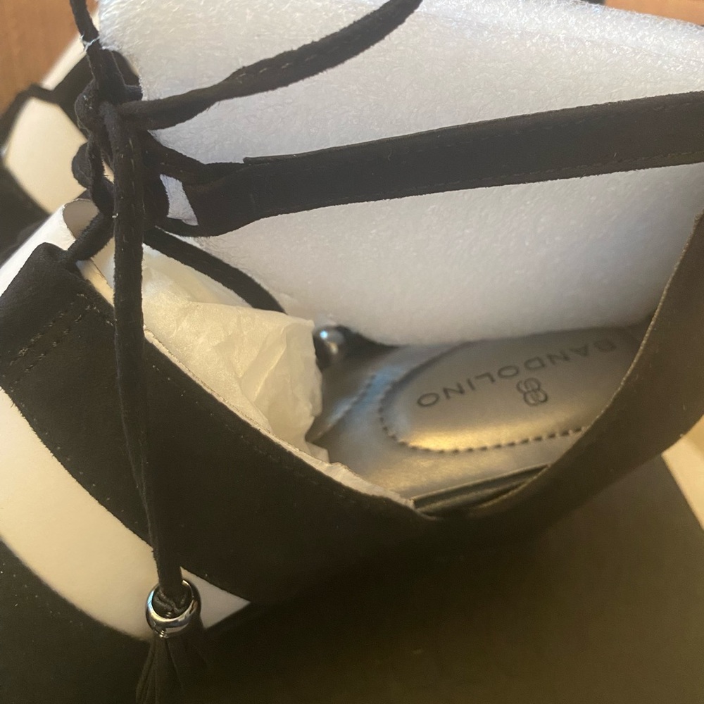 Bandolino Wedge Sandal (NWOT) - Picture 12 of 12